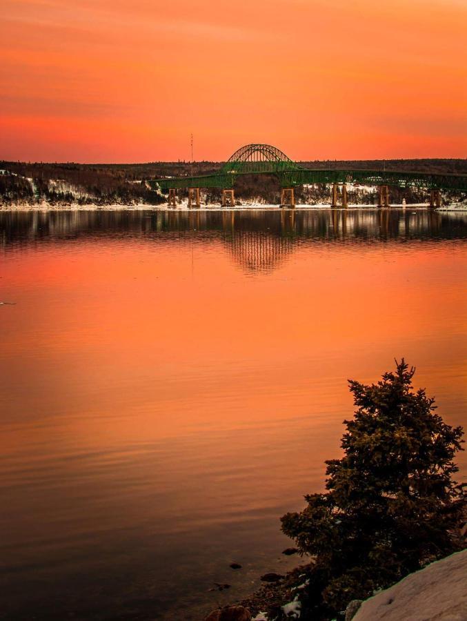 Back Home Bed And Breakfast Membertou Exteriör bild
