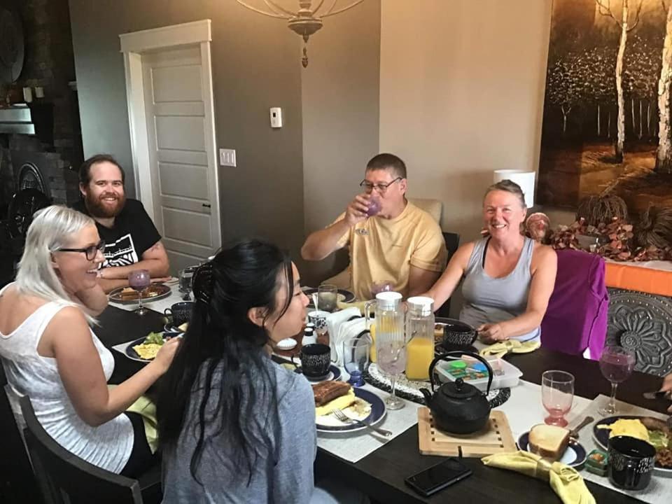 Back Home Bed And Breakfast Membertou Exteriör bild